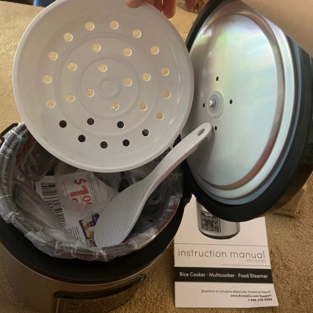 Aroma Stainless Steel Rice Cooker - Picture 3 of 7